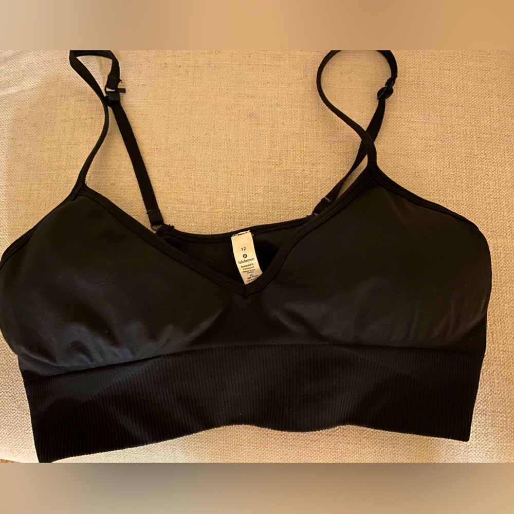 * Lululemon * soft padded sports bra ribbed Size 12 worn twice
